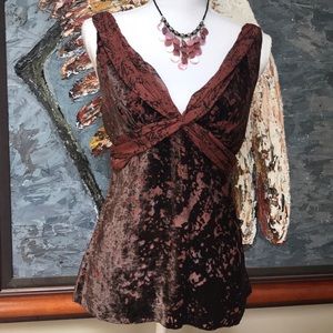 Elie Tahari beautiful Devore (burnout) dressy top